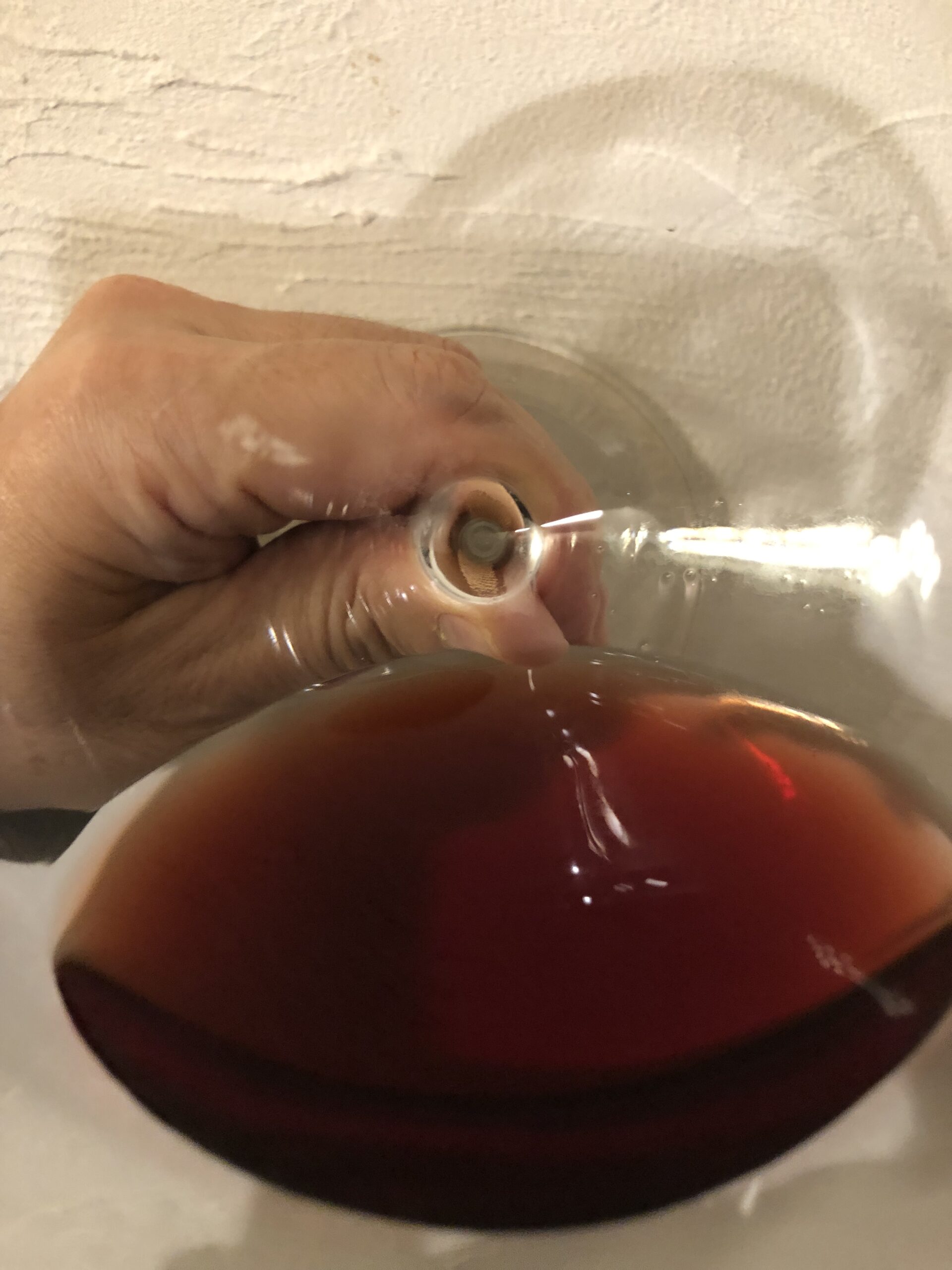 卓抜 輝きのあるルビーレッド 品種特有のぶどう果実の香りとしっかりとしたボディのあるワイン ボリュームのある味わいで タンニンは柔らかく 飲み心地の良いワインです Rione dei Dogi Rosso Molise Riserva DOC 750ml リオーネ デイ ドージ ロッソ モリーゼ リゼルヴァ モリーゼ州 13度 赤ワイン モンテプルチアーノ 100% 天然コルク learnrealjapanese.com